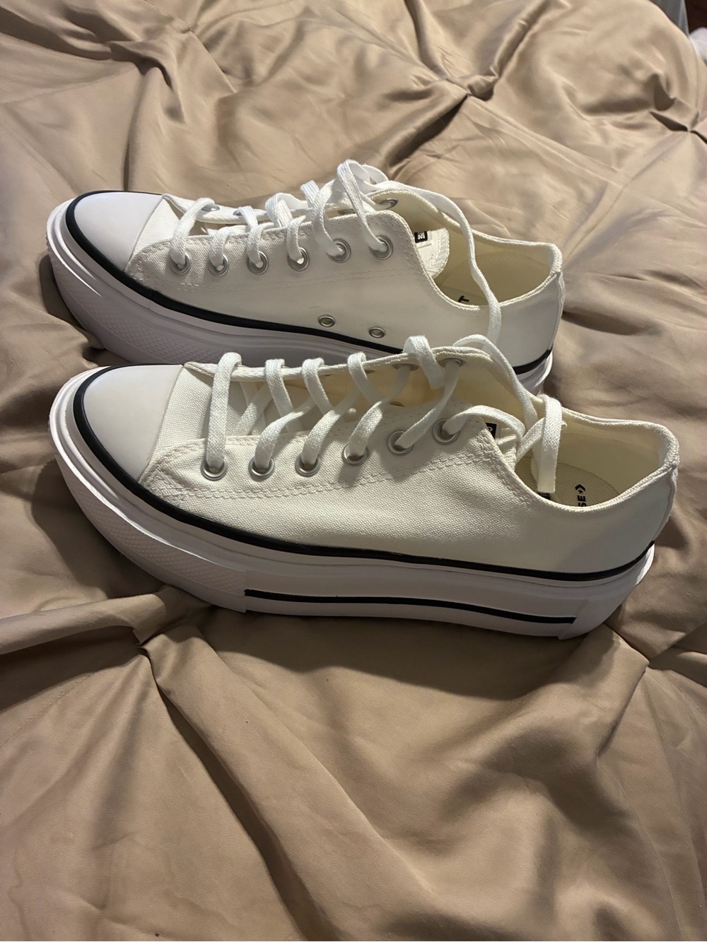 Converse Double Stack Low Top Shoes NWOT m7 w9